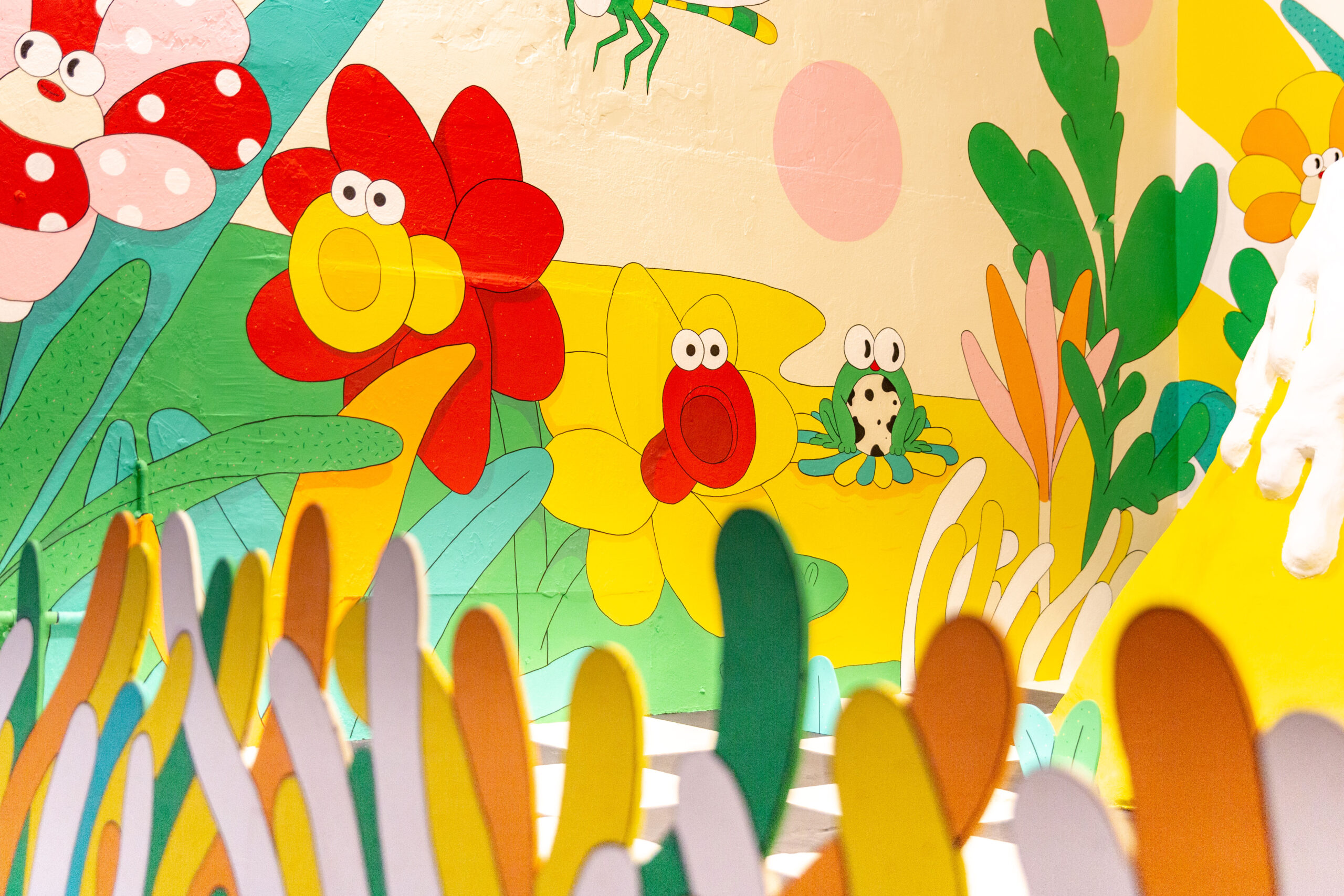 Street art, fresque mural par l'artiste organe k